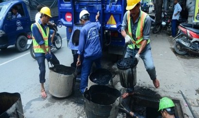 Cách làm tan mỡ trong cống thoát nước hiệu quả