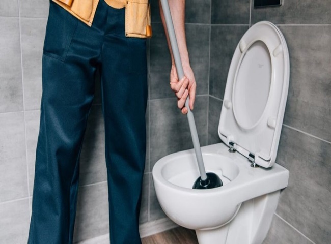 C&aacute;ch th&ocirc;ng bồn cầu nghẹt