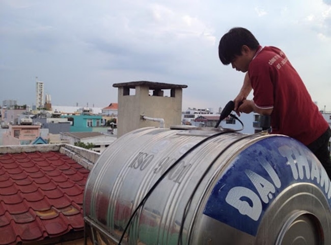Vệ sinh bồn nước huyện Cần Giờ