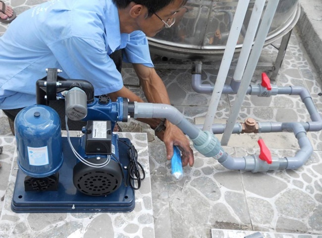 c&ocirc;ng ty vệ sinh bồn nước quận 11
