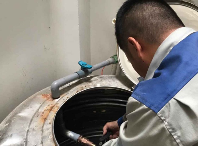 Gi&aacute; vệ sinh bồn nước quận Thủ Đức đ&atilde; bao gồm dịch vụ hỗ trợ