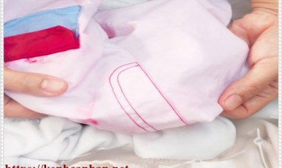 Áo trắng bị dính màu phải làm thế nào? 