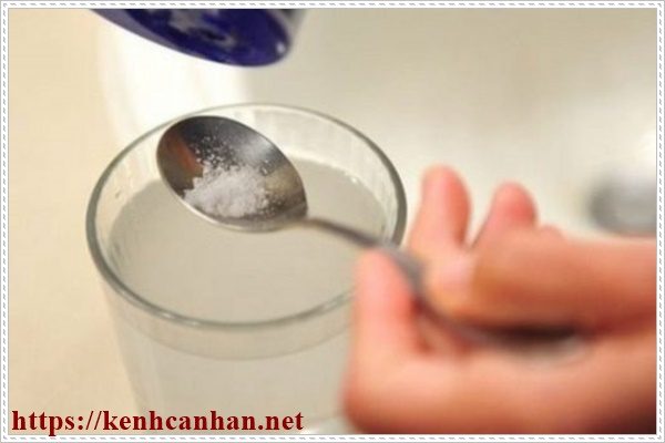 Khử m&ugrave;i sơn nh&agrave; mới x&acirc;y từ muối trắng