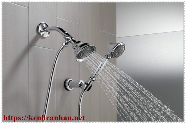 Vệ sinh v&ograve;i nước n&oacute;ng lạnh đ&uacute;ng c&aacute;ch