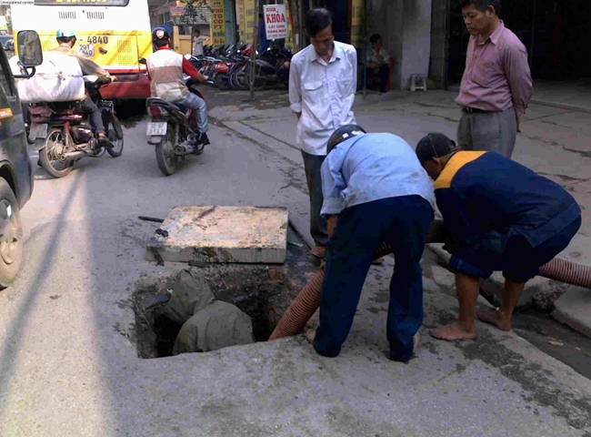 thợ thông cống nghẹt huyện Cần Giờ